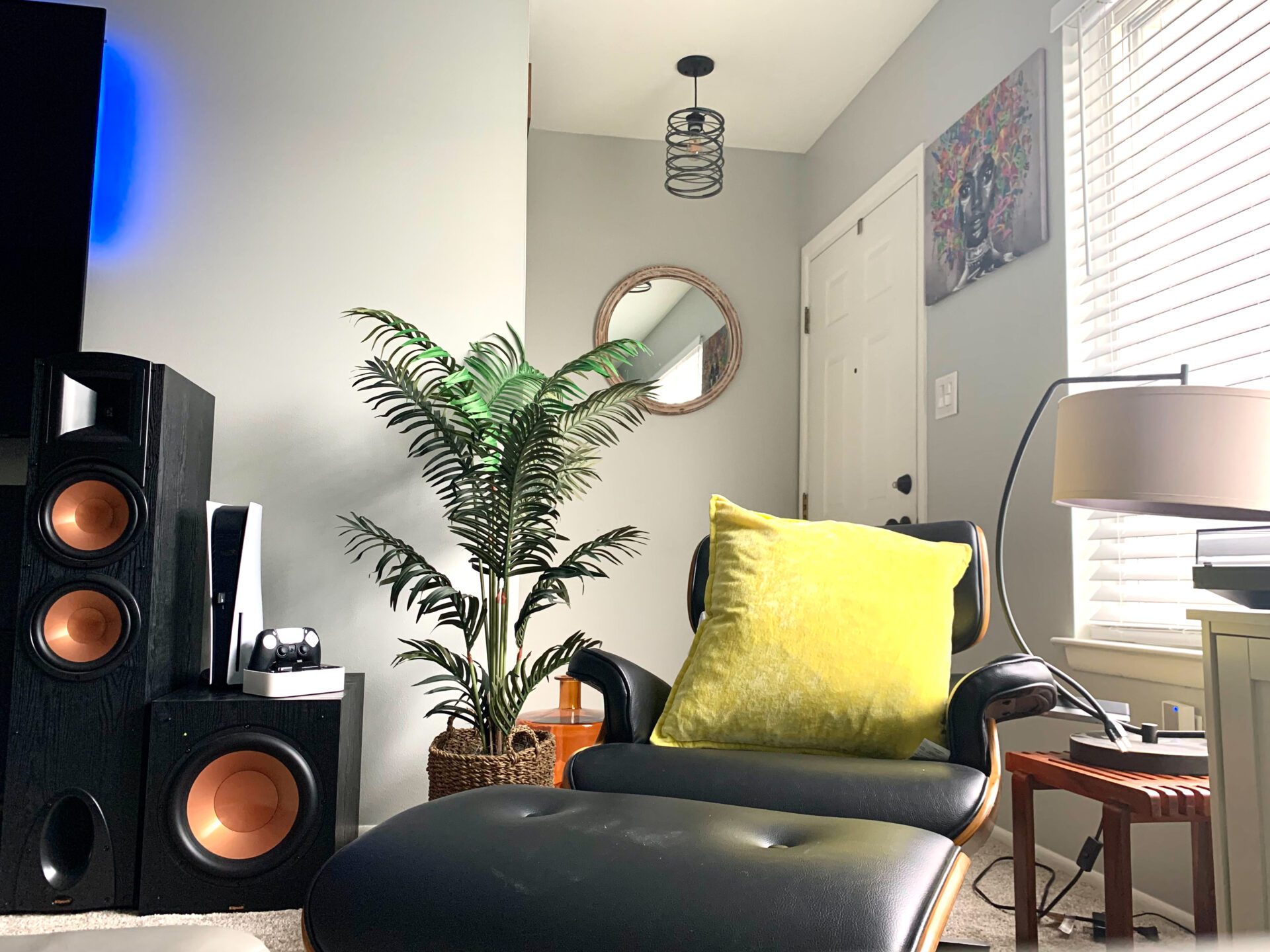SEO Alt text for stylish living room interior design inspiration